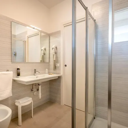 Parigi 3* Каорле