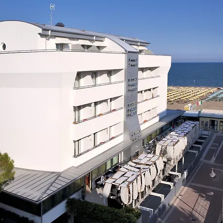 Parigi 3* Каорле